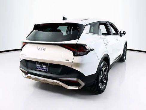Used 2023 Kia Sportage LX image 11