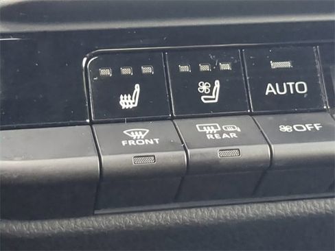 Used 2023 Toyota Crown Limited image 22