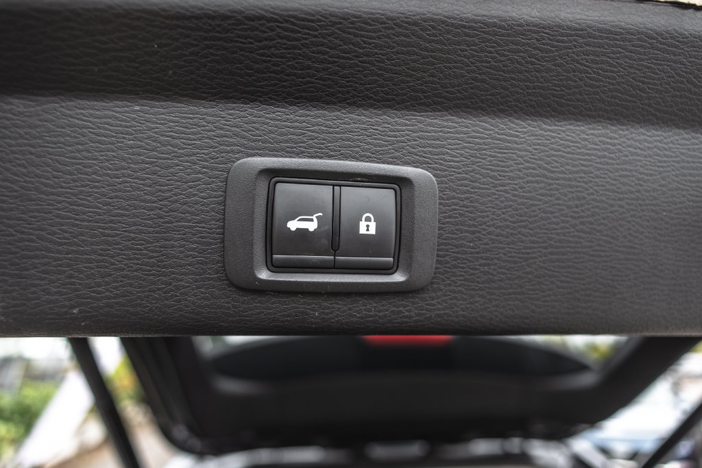 Used 2025 Mitsubishi Outlander SE FWD image 33