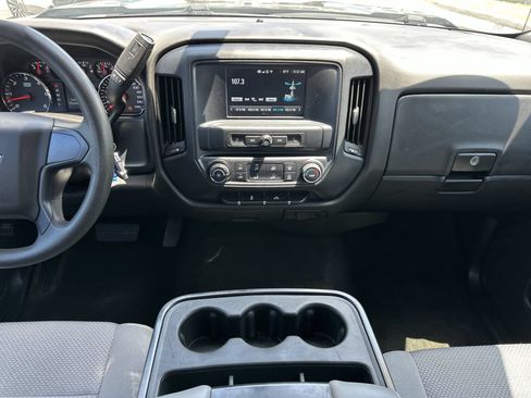 Used 2018 Chevrolet Silverado 1500 Custom w/ Custom Value Package RWD image 14