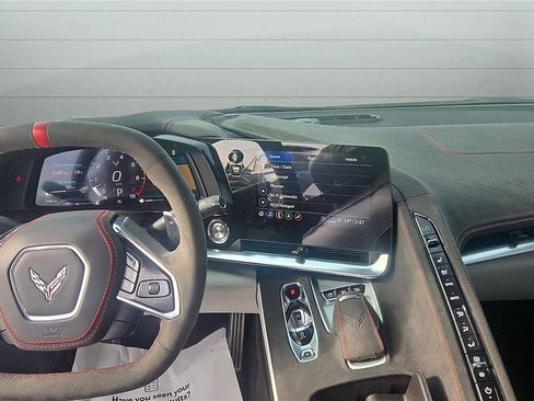 Used 2023 Chevrolet Corvette Stingray Premium Cpe w/ Z51 Performance Package image 18