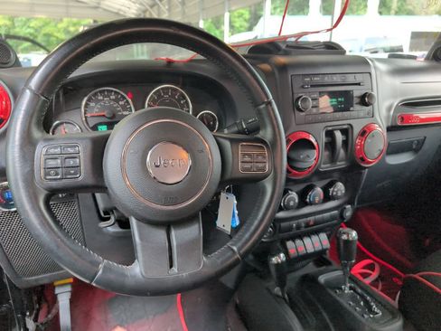 Used 2013 Jeep Wrangler Sport AWD/4WD image 12