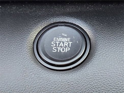 Used 2025 Hyundai Elantra Sport image 23