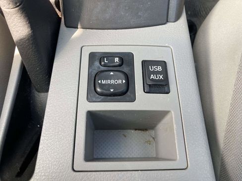 Used 2012 Toyota RAV4 FWD image 18