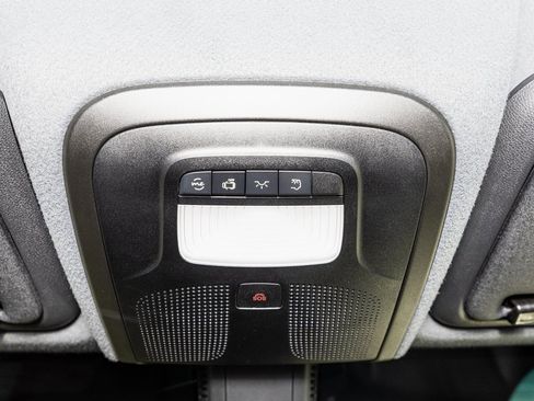 Used 2025 Mercedes-Benz Sprinter 3500 image 17