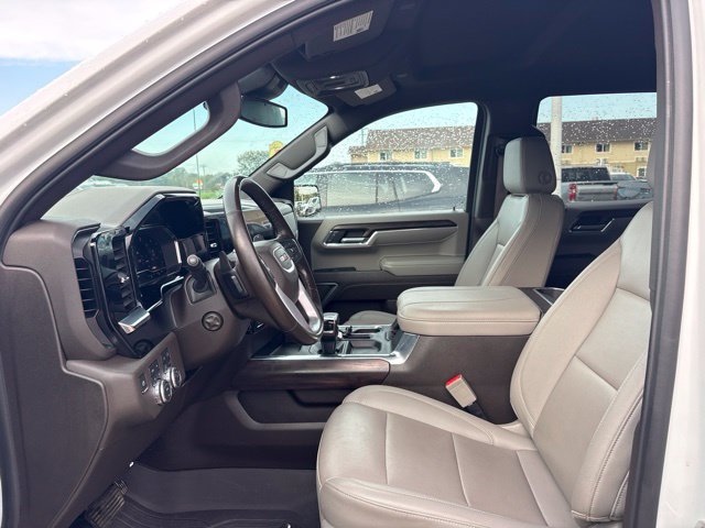 Used 2024 GMC Sierra 1500 SLT w/ SLT Premium Plus Package AWD/4WD image 16