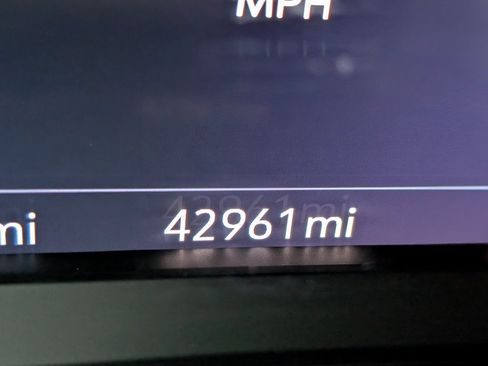 Used 2022 Cadillac XT6 Premium Luxury w/ Technology Package image 31