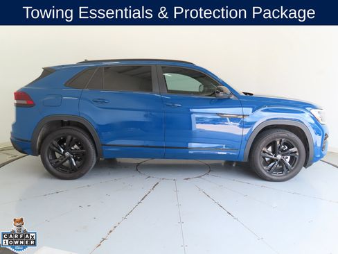Certified 2025 Volkswagen Atlas Cross Sport SEL R-Line AWD/4WD image 2
