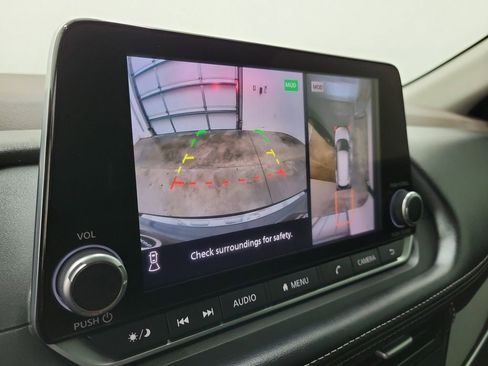 Used 2022 Nissan Rogue SL image 29