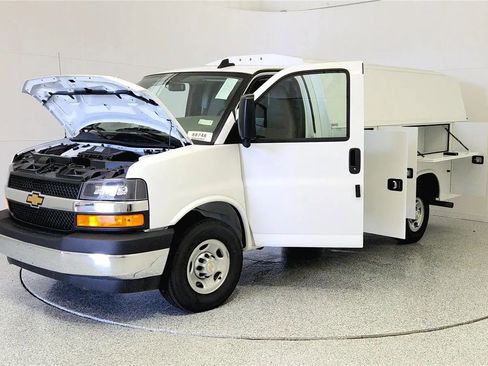 New 2025 Chevrolet Express 3500 w/ Power Convenience Package RWD image 10