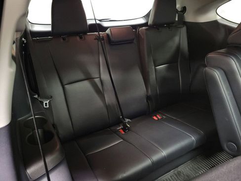 Used 2025 Toyota Highlander Platinum image 28