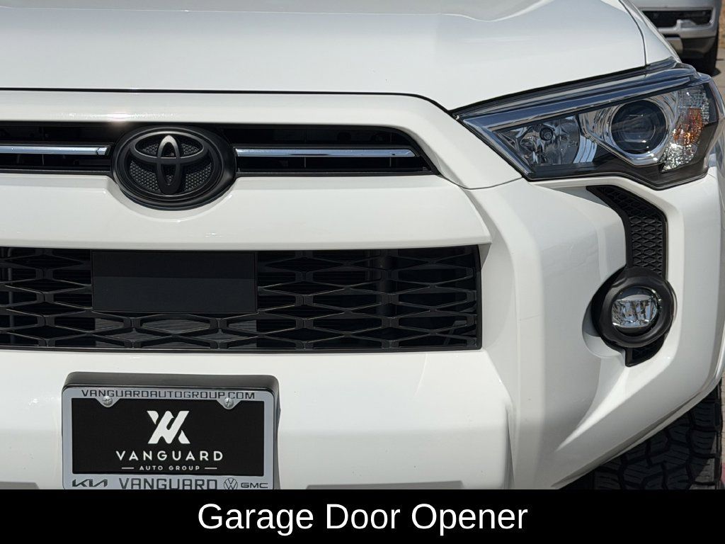 Used 2024 Toyota 4Runner SR5 Premium w/ Moonroof Package AWD/4WD image 4