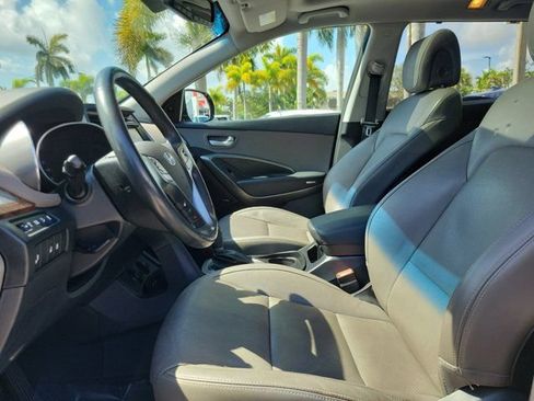 Used 2017 Hyundai Santa Fe SE w/ Ultimate Package FWD image 14