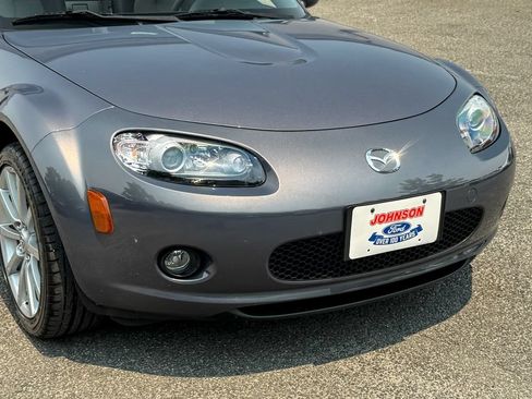 Used 2006 MAZDA MX-5 Miata Sport w/ Suspension Pkg RWD image 9