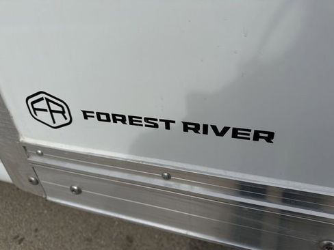 New 2025 Chevrolet Express 4500 w/ Power Convenience Package RWD image 6