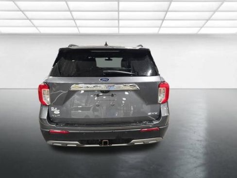 Used 2022 Ford Explorer XLT w/ Equipment Group 202A AWD/4WD image 6