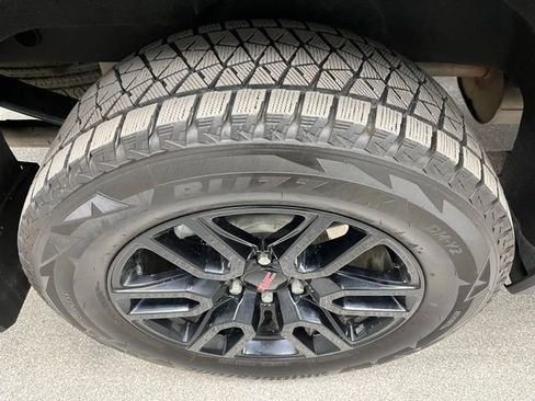 Used 2024 GMC Sierra 1500 Elevation w/ Elevation Premium Package AWD/4WD image 15