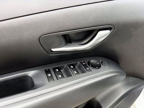 Certified 2025 Hyundai Tucson SE image 17