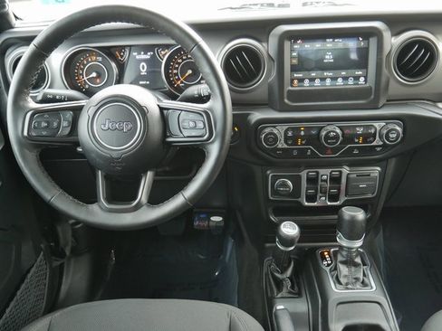 Used 2022 Jeep Gladiator Sport image 15