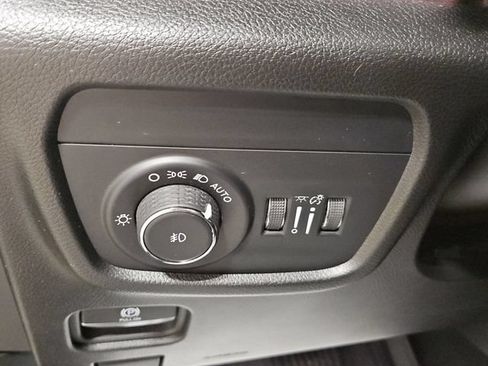 Used 2023 Jeep Grand Cherokee L Overland w/ Rear Seat Video Group I AWD/4WD image 33