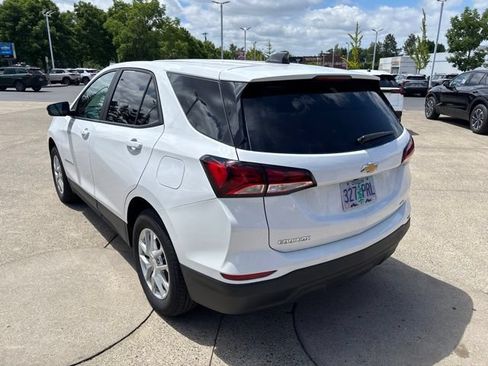 Used 2024 Chevrolet Equinox LS w/ LS Convenience Package AWD/4WD image 6