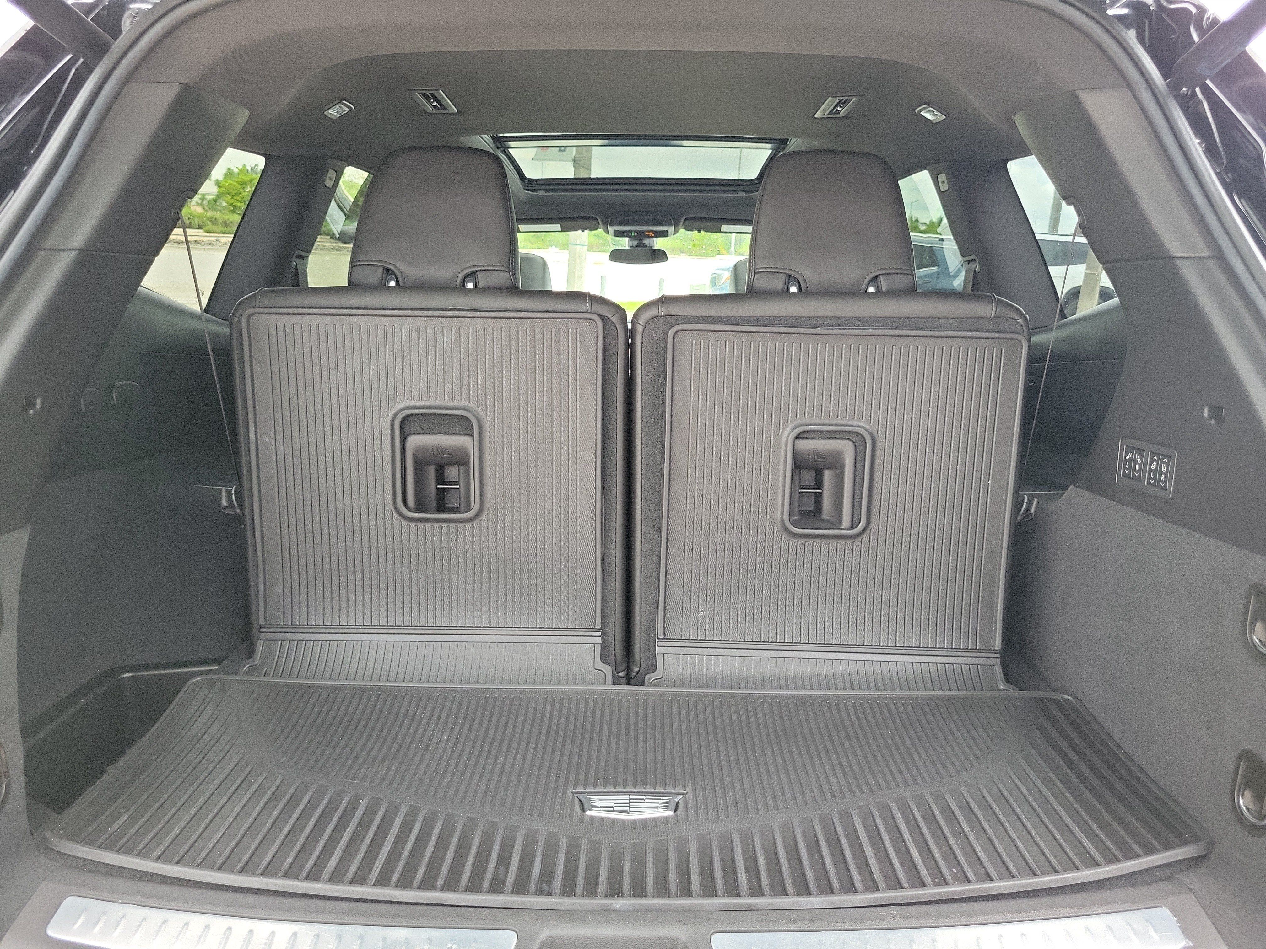 Used 2023 Cadillac XT6 Premium Luxury FWD image 17