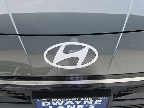 Used 2025 Hyundai Elantra SEL FWD image 34
