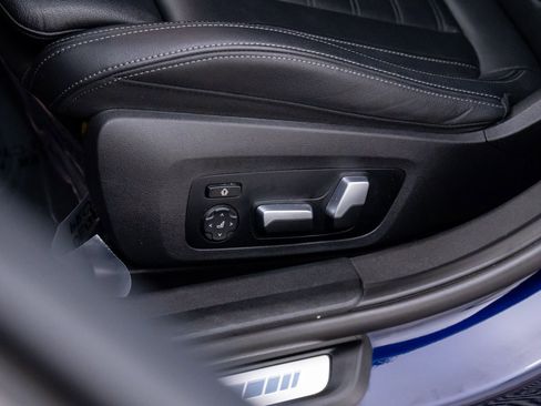 Certified 2022 BMW 330i xDrive Sedan w/ M Sport Package image 14