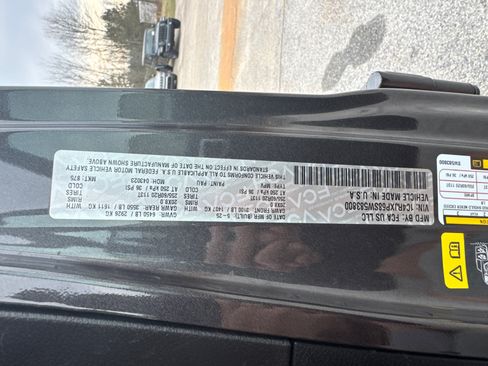 Used 2025 Jeep Wrangler Sahara image 31