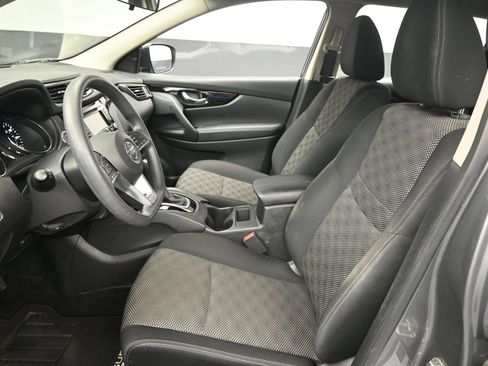 Used 2020 Nissan Rogue Sport SV FWD image 9