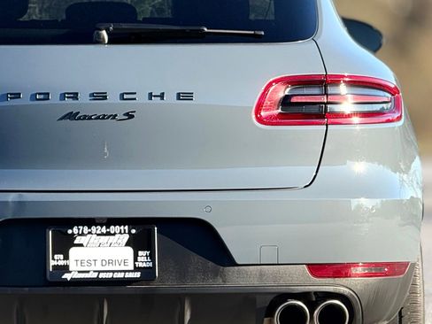Used 2017 Porsche Macan S image 16