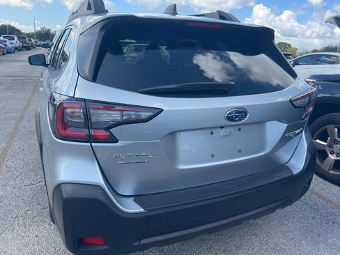 Used 2025 Subaru Outback Premium AWD/4WD image 2