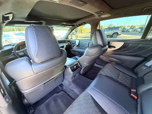 New 2023 Lexus LS 500 F Sport image 19