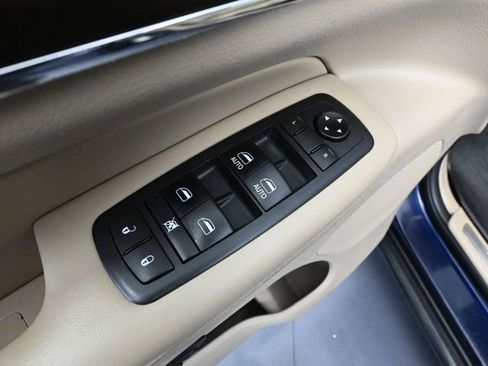 Used 2018 Jeep Grand Cherokee Limited image 18