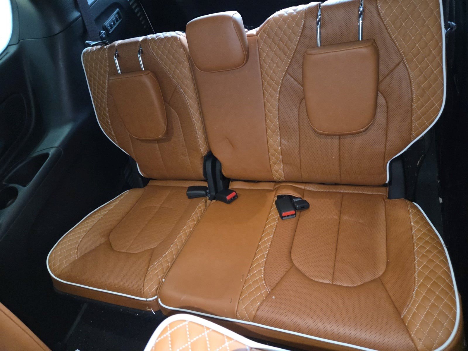 Used 2025 Chrysler Pacifica Select FWD image 10