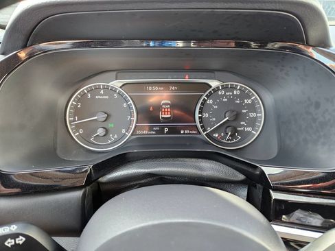 Used 2025 Nissan Pathfinder SV AWD/4WD image 25