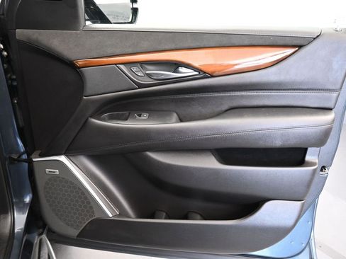 Used 2019 Cadillac Escalade Luxury image 53
