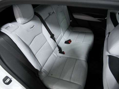 Used 2024 Cadillac XT4 Sport image 18