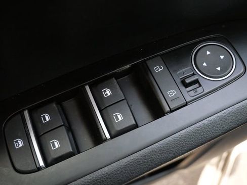 Used 2025 Kia Soul LX FWD image 19