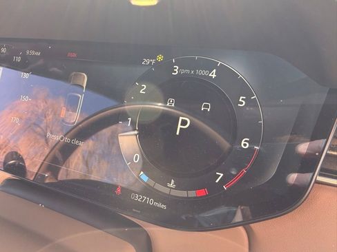 Used 2023 Land Rover Range Rover SE image 8