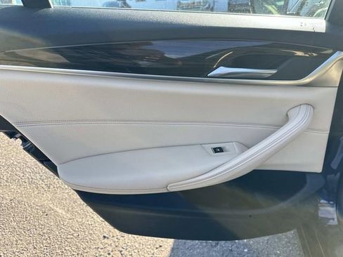 Used 2019 BMW 530i xDrive w/ Premium Package AWD/4WD image 16