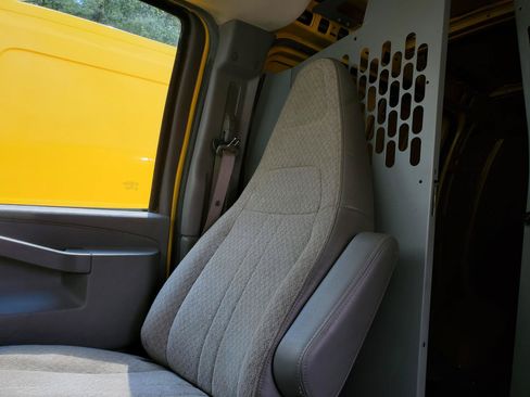 Used 2021 Chevrolet Express 2500 RWD image 35