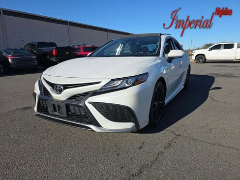 Used 2021 Toyota Camry XSE image 1