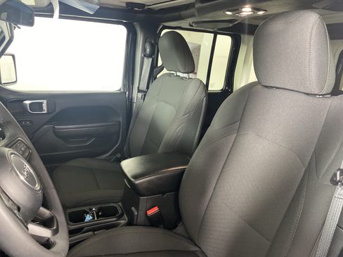 Used 2023 Jeep Wrangler Unlimited Sport AWD/4WD image 16