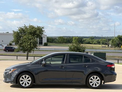 Used 2026 Toyota Corolla LE FWD image 3