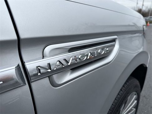 Used 2019 Lincoln Navigator L Reserve image 50