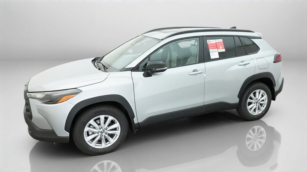 New 2026 Toyota Corolla Cross LE w/ Moonroof Package FWD image 5