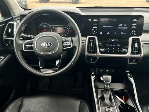 Used 2021 Kia Sorento S image 15