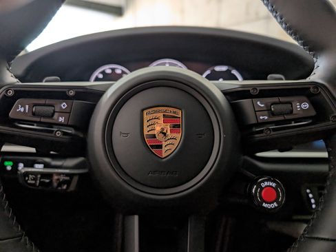 Used 2025 Porsche 911 Carrera 4 GTS image 26