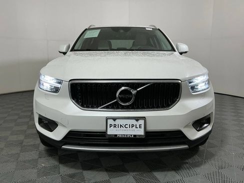 Used 2022 Volvo XC40 T5 Momentum w/ Premium Package AWD/4WD image 3